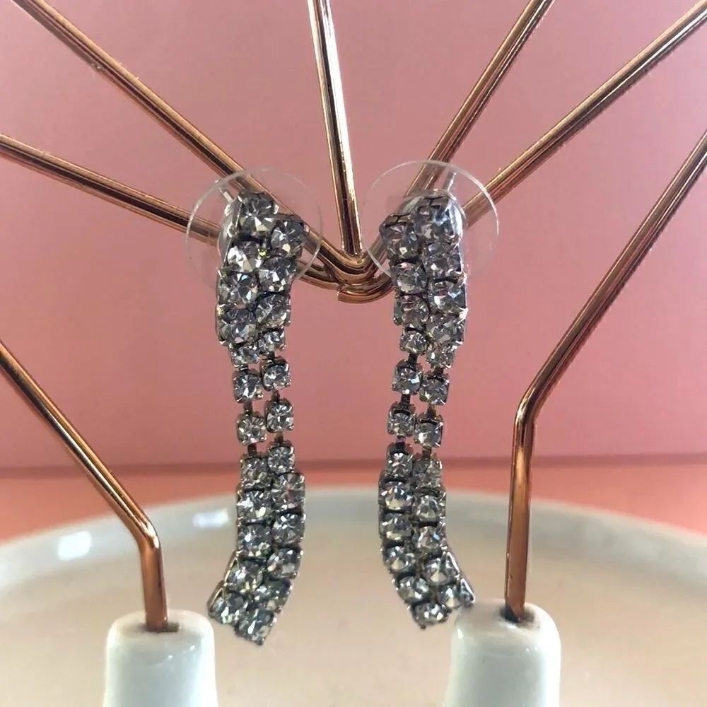 Rhinestone drop fashion earrings